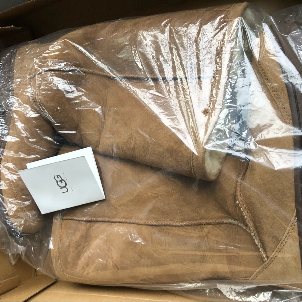 NWT UGG Chestnut Tall II Shearling-Lined Winter Boots size 9